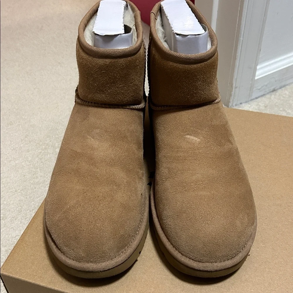 UGG Classic Mini II